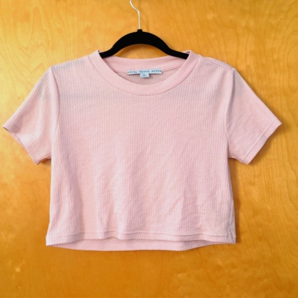 Last day to buy! Ribbed blush pink crop top